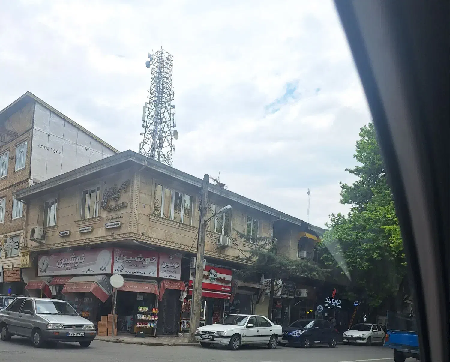 فروش  مغازه  ابتدای خ بهشتی روبروی بیمارستان