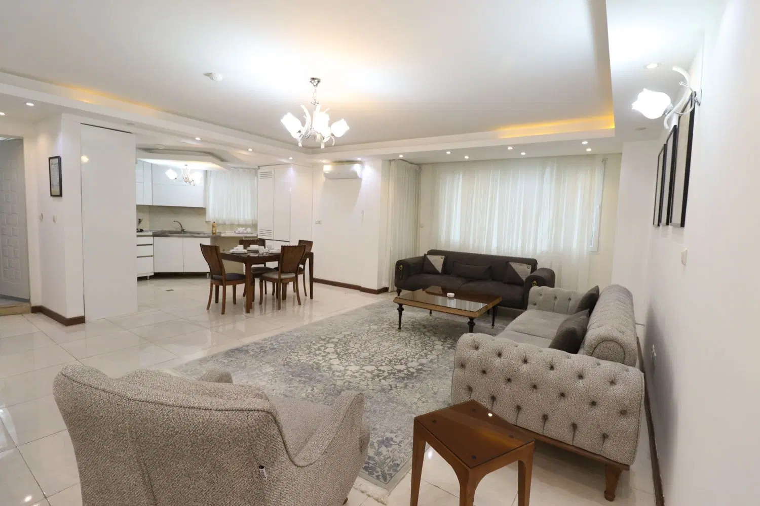اجاره مبله  آپارتمان ۳ خوابه مرکز شهر