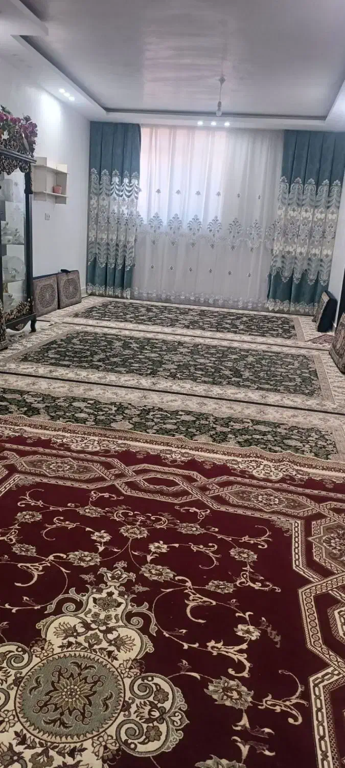ویلایی دو طبقه هر طبقه درب مستقل  135متری هر طبقه