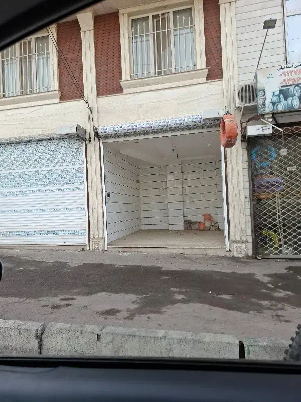 مغازه ۱۹ متری بهر خیابان اصلی