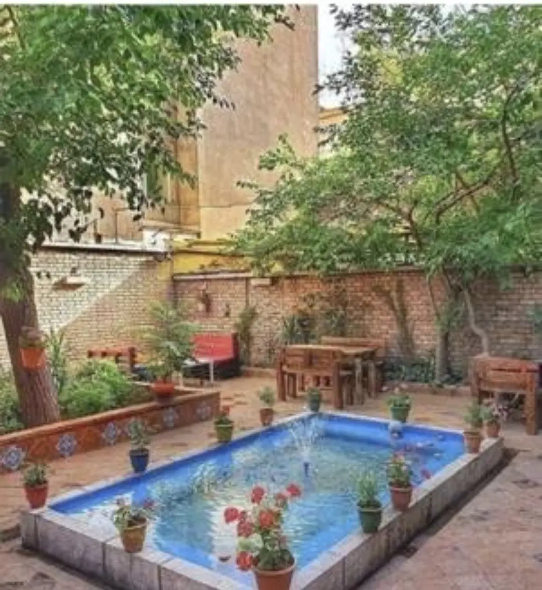 فروش ویلایی ۲۴۵متر بر ۲۰در ۱۲.۵ * ۲ نبش * باغستان