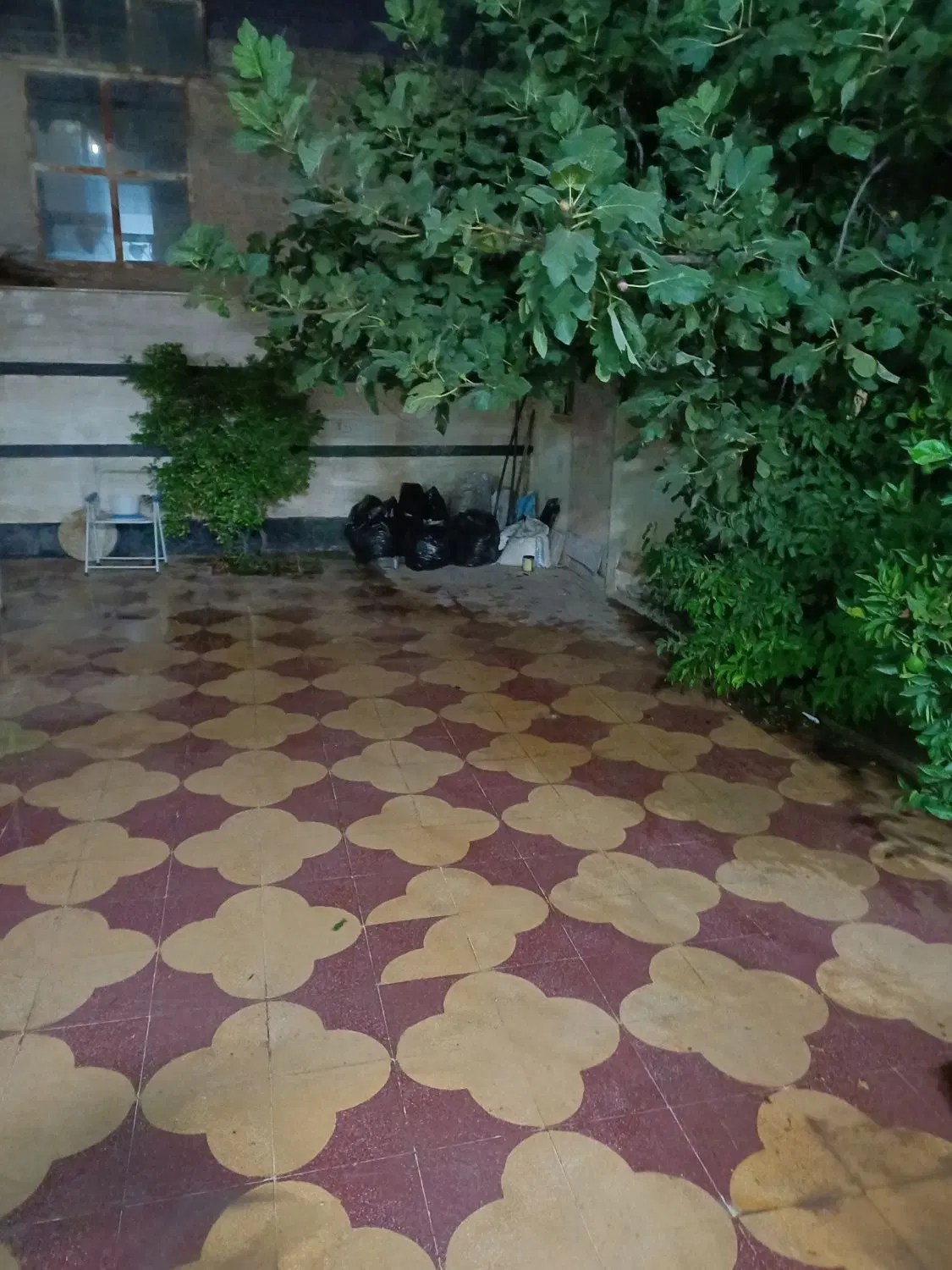 منزل مسکونی دوطبقه ۳۰۰ متری بلوار دولت