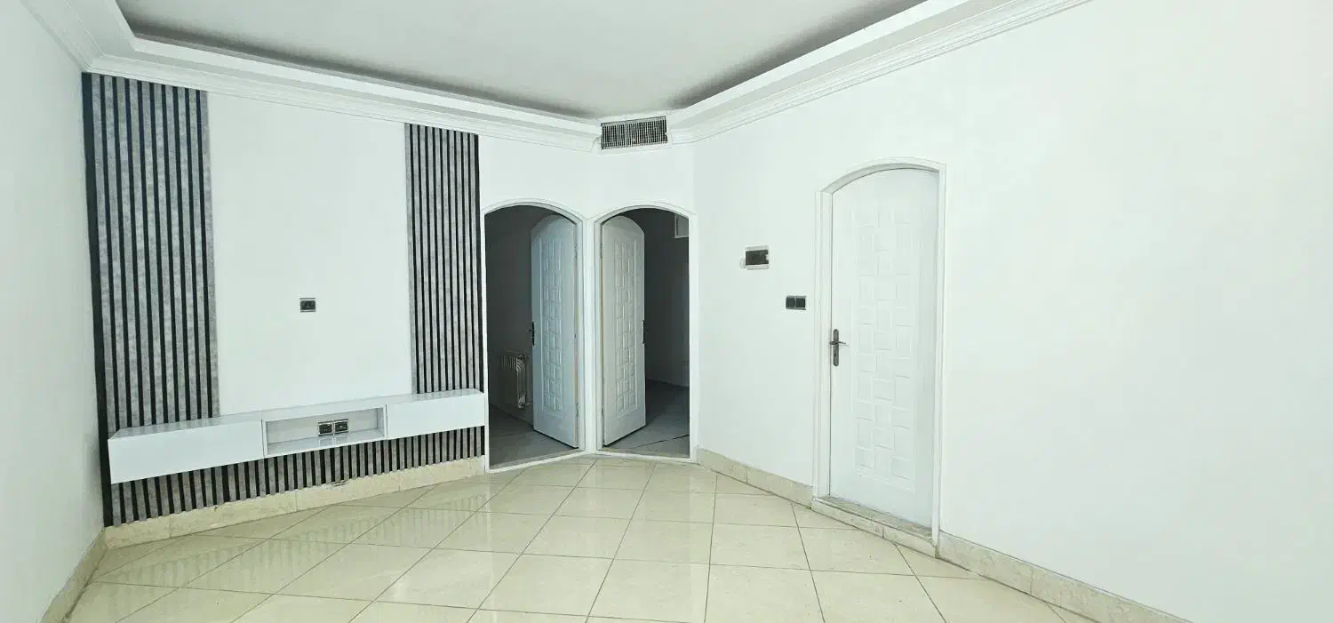 واحدی پر نور و شیک در موقعیت مکانی عالی