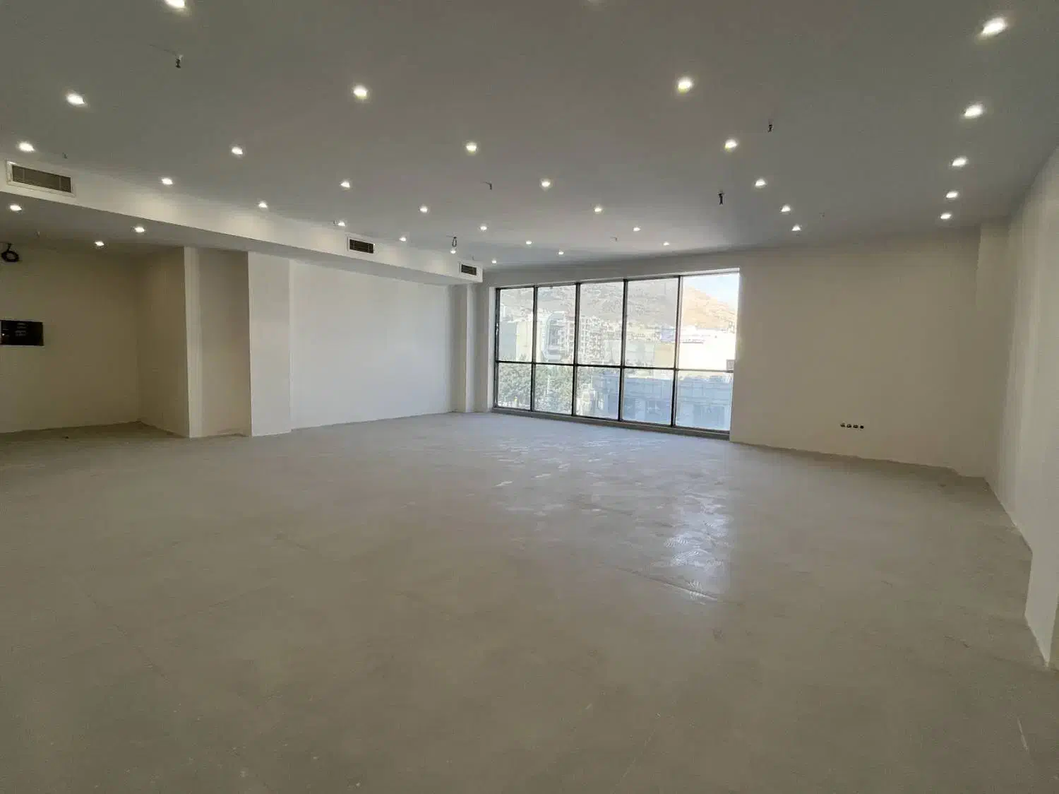 واحد ۲۱۰ متری اداری تاپ لوکیشن