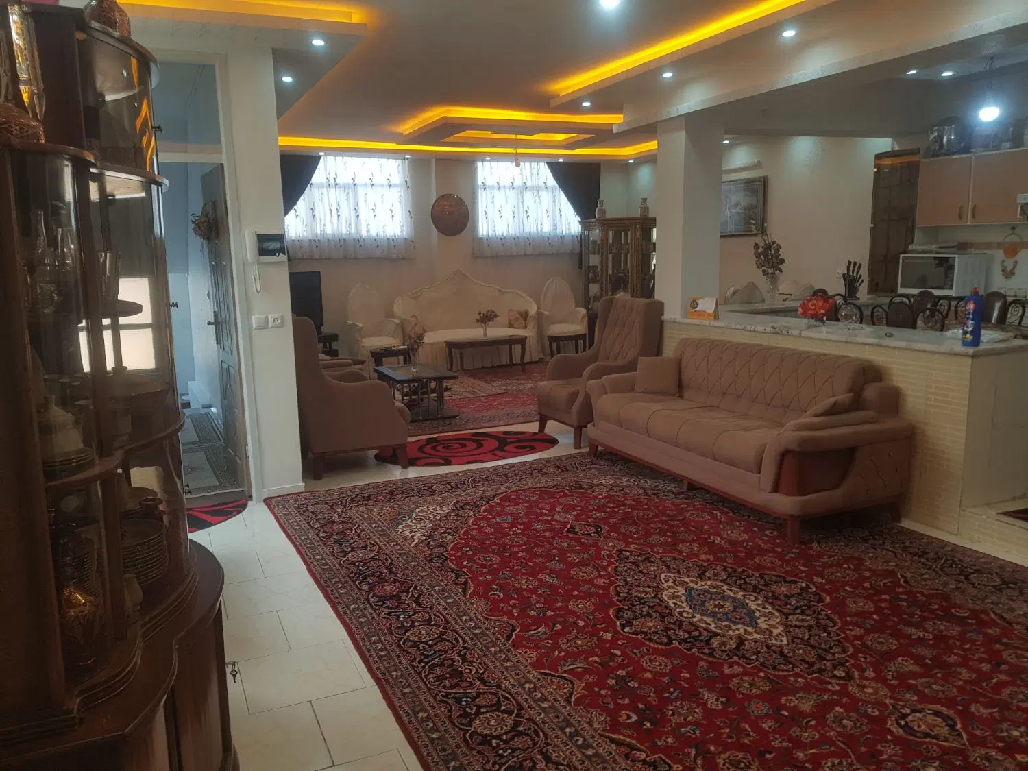 فوروش ملک