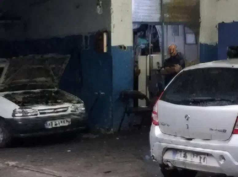 مغازه مناسب صافکاری شاسی کشی  و مکانیکی