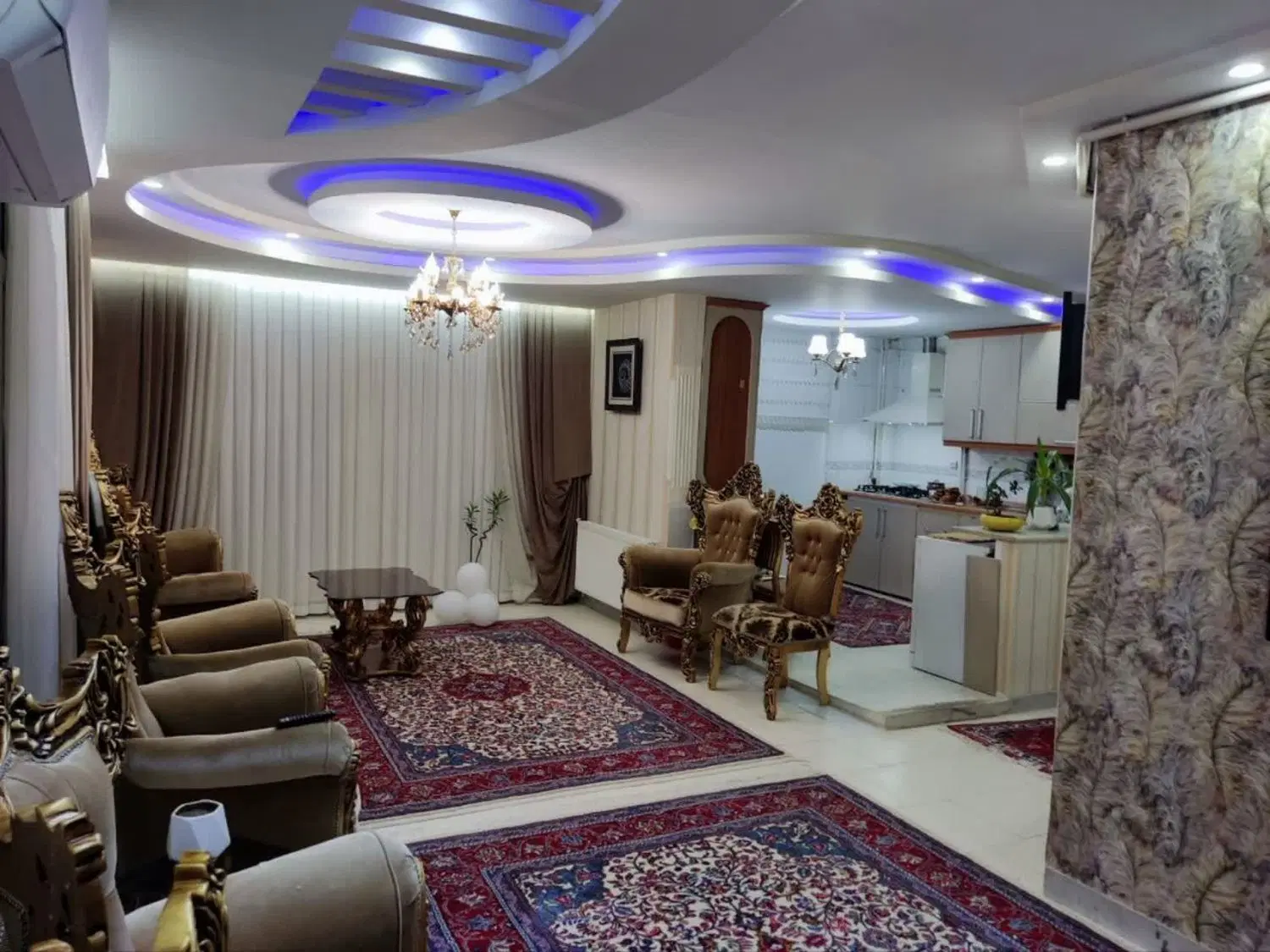 90متر انتهای ملک خیابان محمود آبادی. فروش فوری