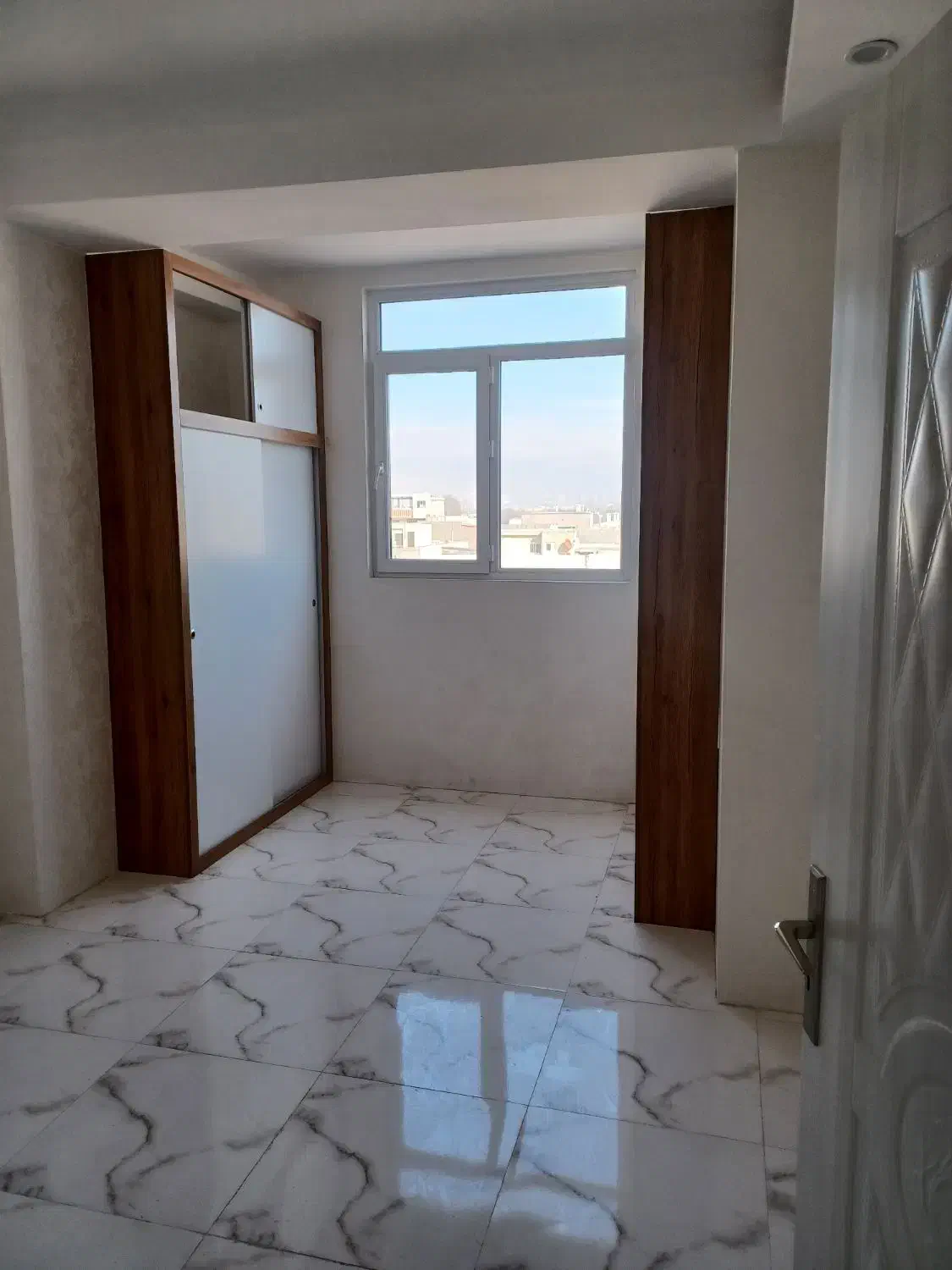 ۹۰ متر آپارتمان دو خوابه