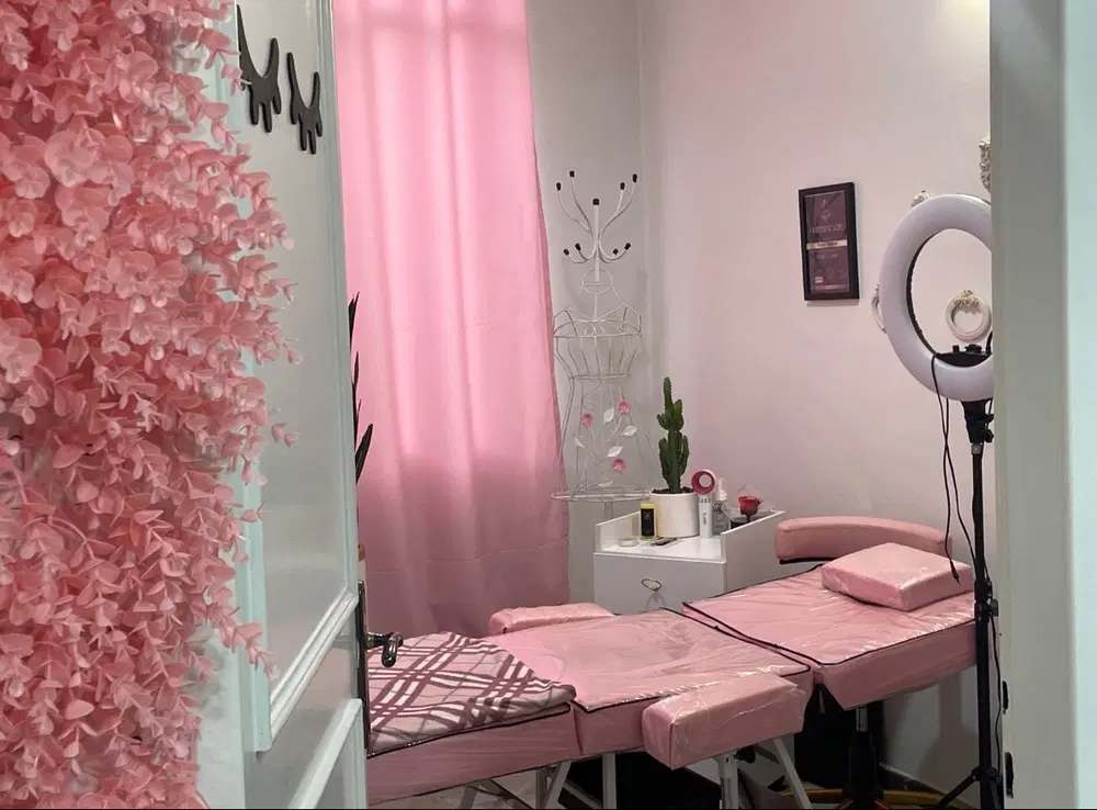 اجاره اتاق زیبایی ناخن و مژه استادمعین