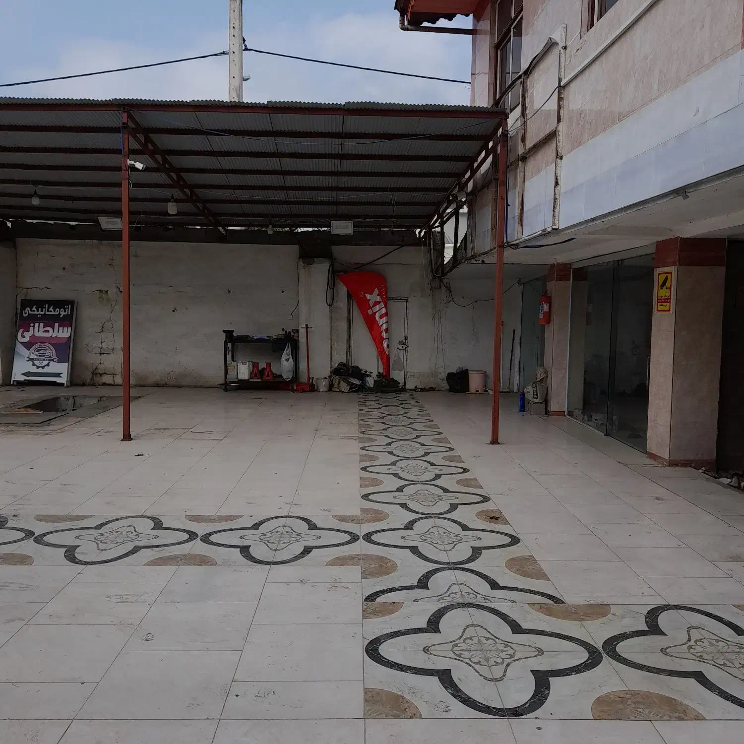 اجاره مغازه+دفتر کار (نمایشگاه) ۲۵۰متری