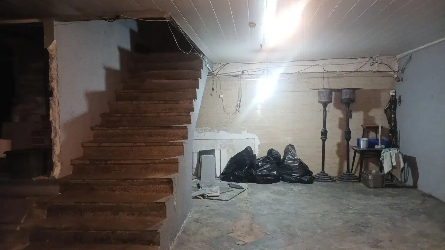 ۱۵۰مترزیرزمین بابرق ۳فاز،گازصنعتی