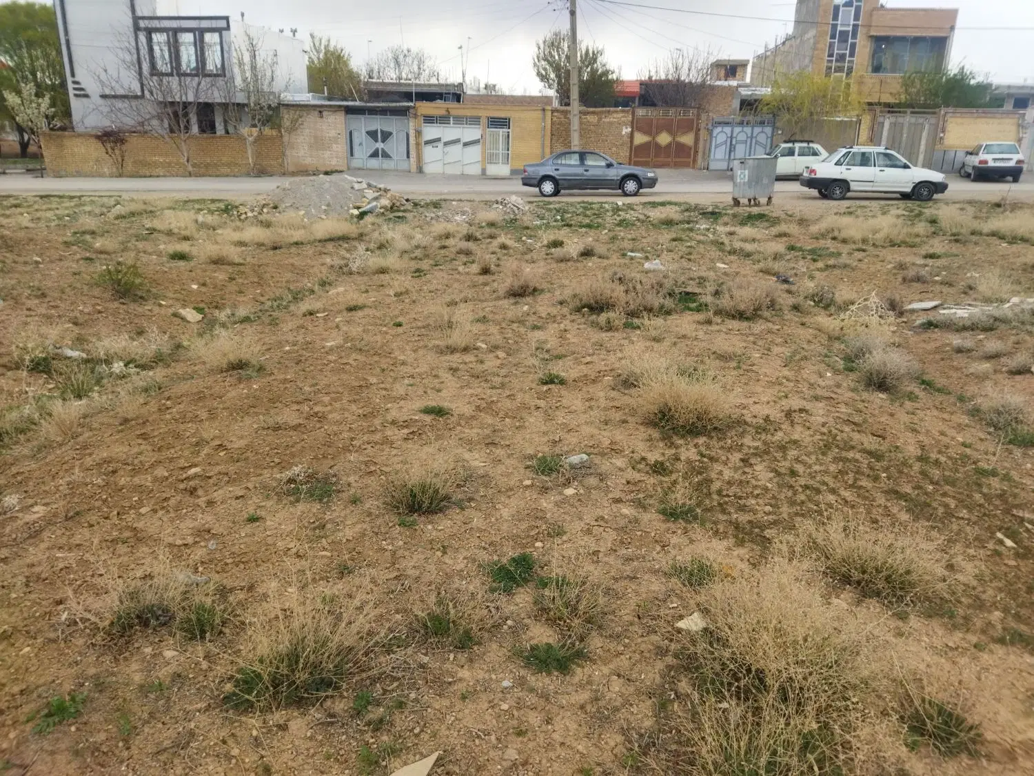 زمین بروجن محله صادقیه