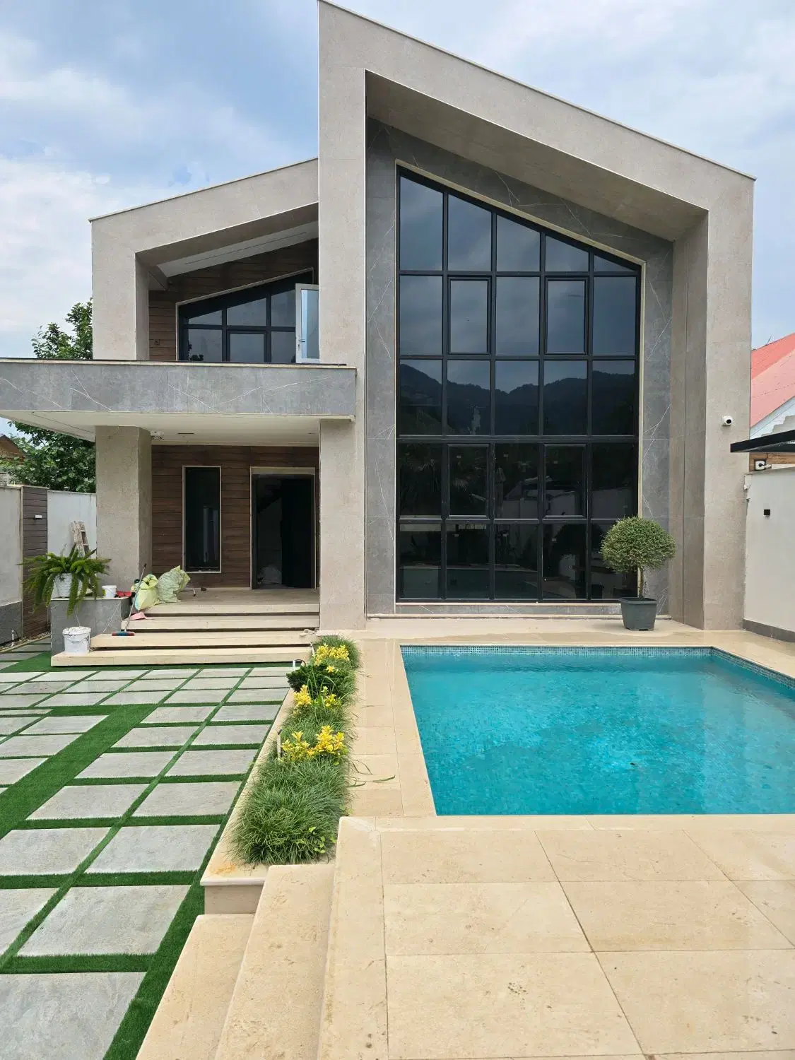 ویلای زیبای مدرن استخردار