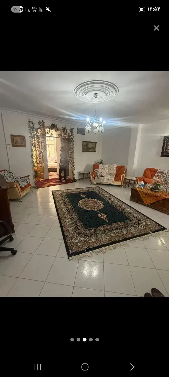 ۸۵ متر