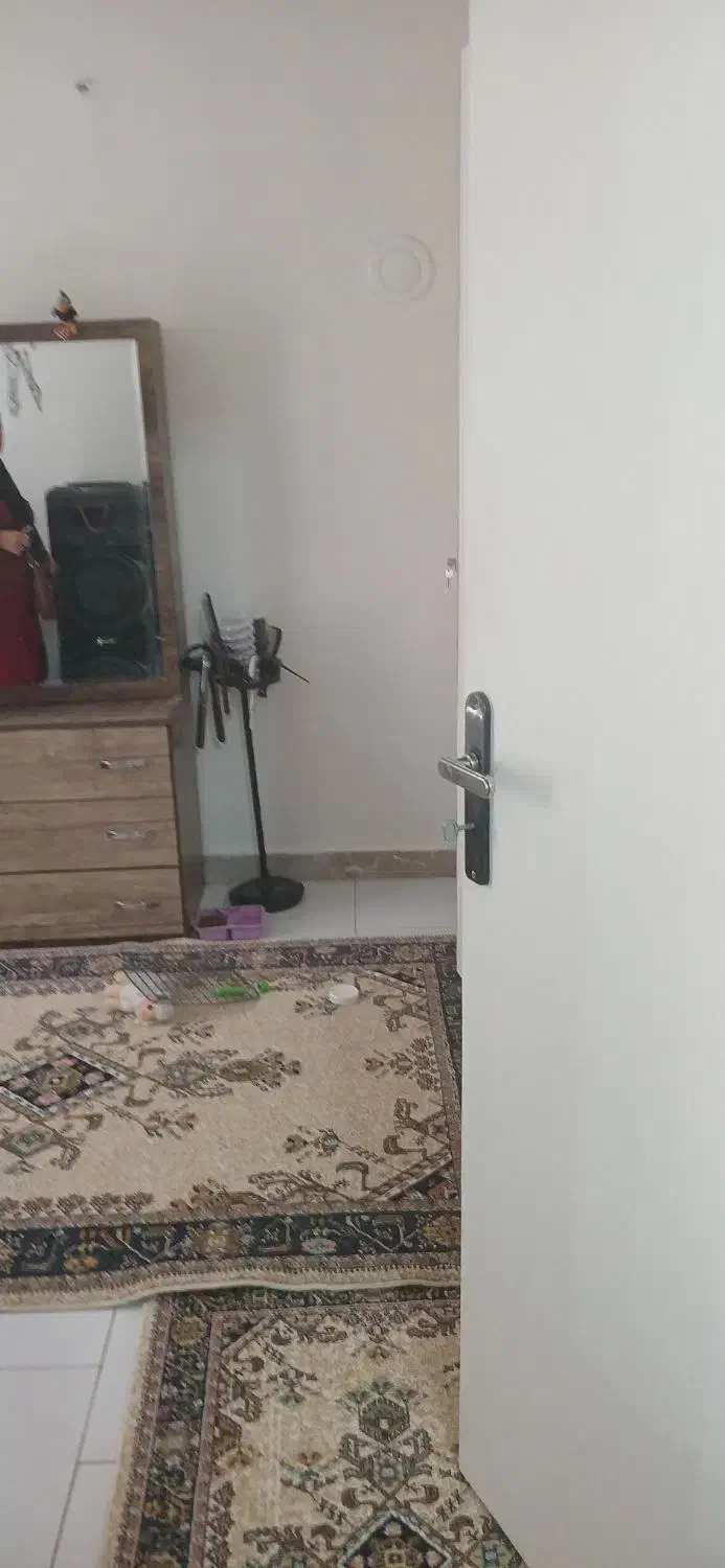 ۹۰ متر