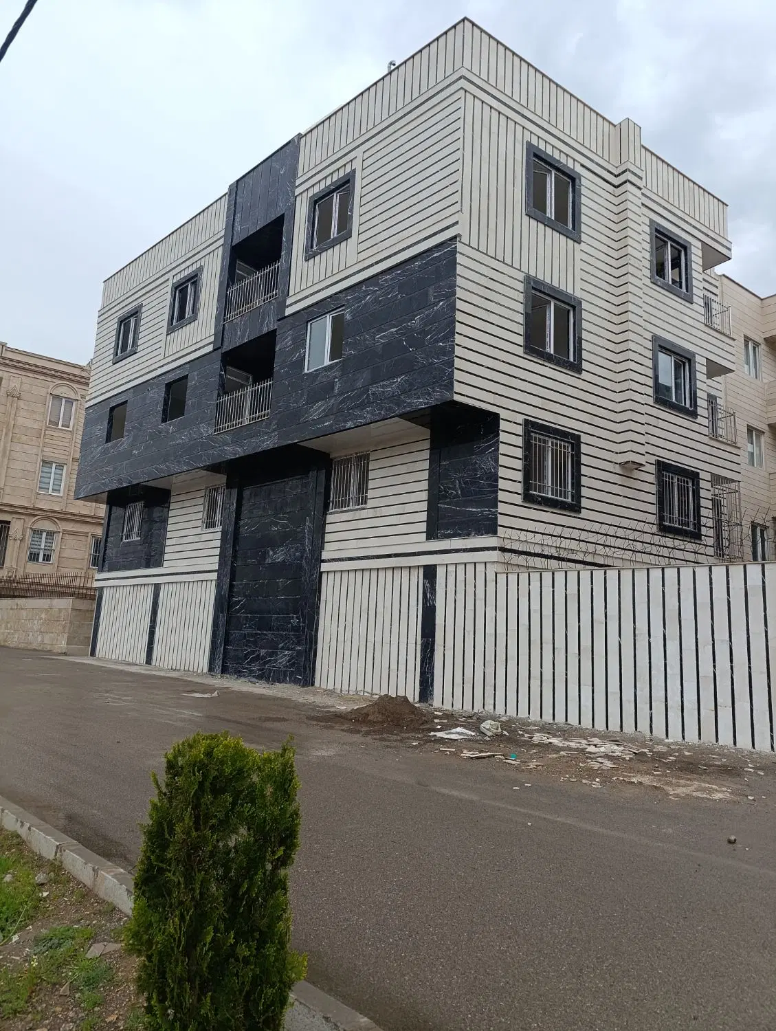 اپارتمان98متری منطقه6