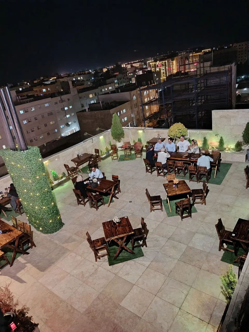 واگذاری فست فود (اولین روف گاردن غرب مشهد)