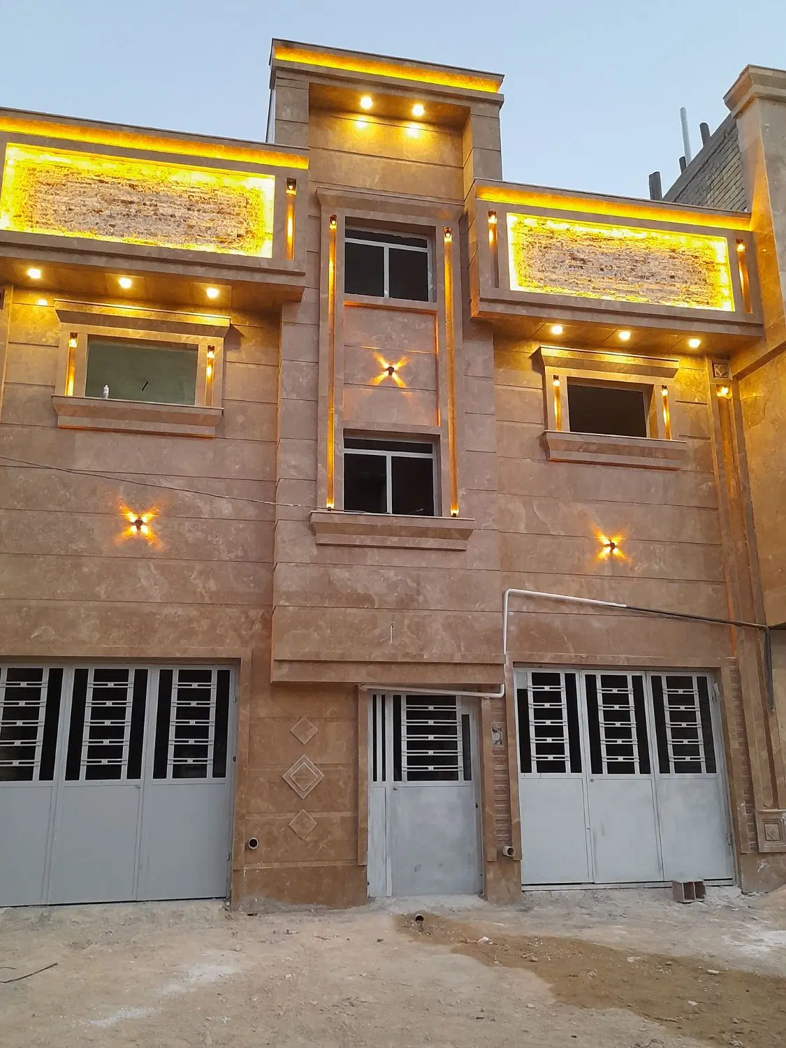 فروش واحدهای ۱۰۰ متری دوخوابه