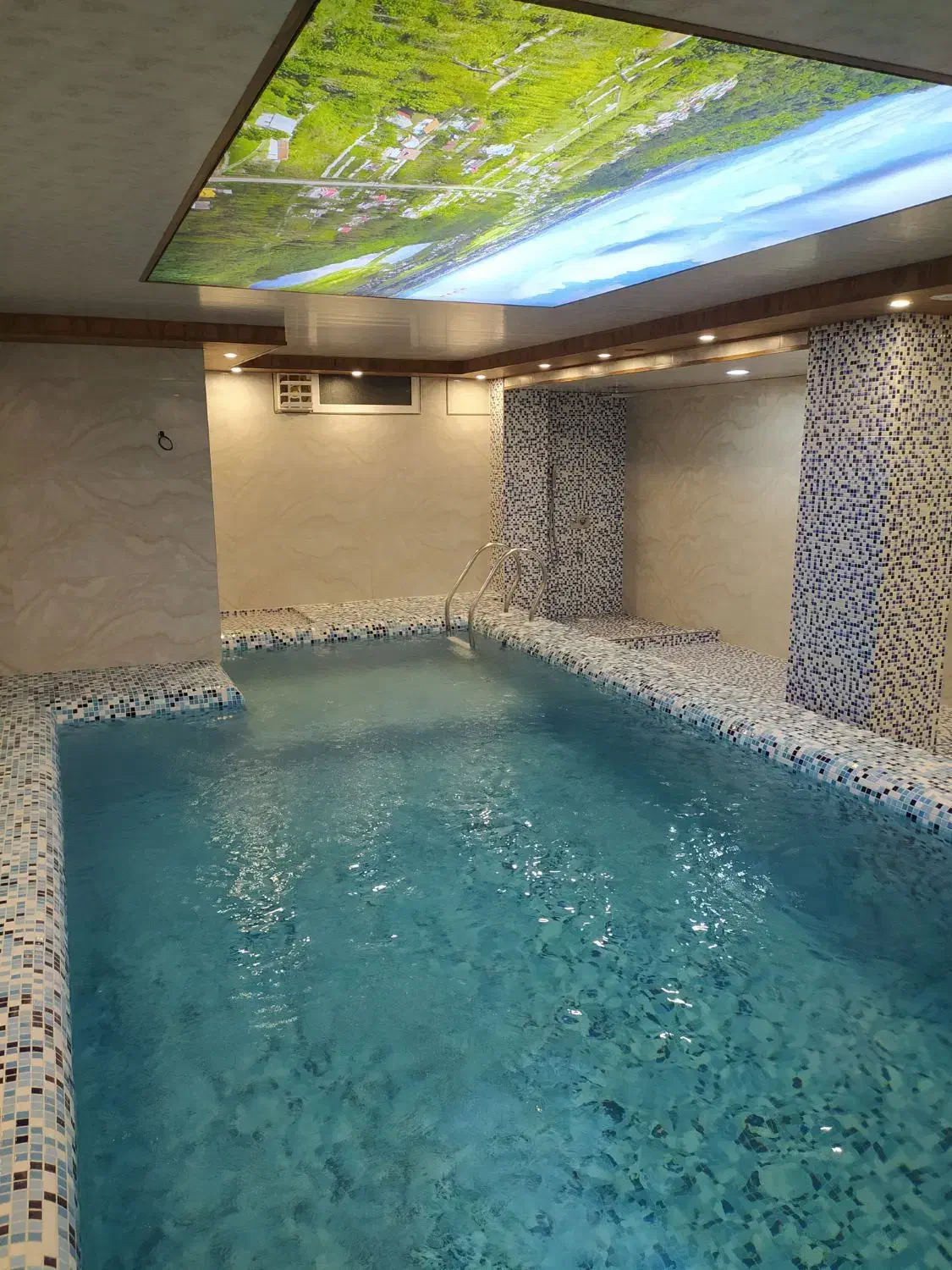 اجاره کلبه سوئیسی استخردار