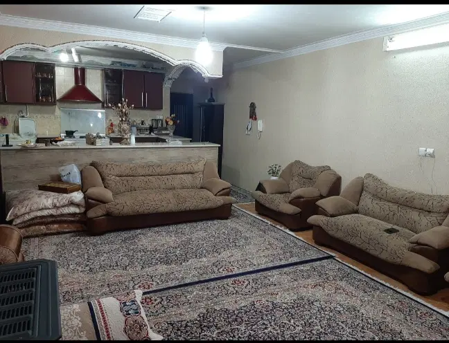 خ ابوذر . واحد مسکونی طبقه اول ۹۰ متر ۲ خواب