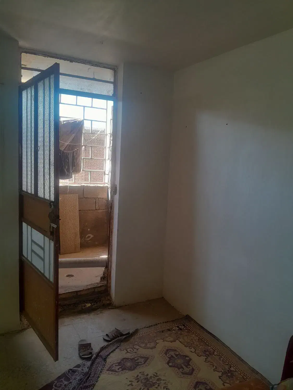 خانه درخانه سازی طبقه سوم نجف ۹ بالاسر پارک