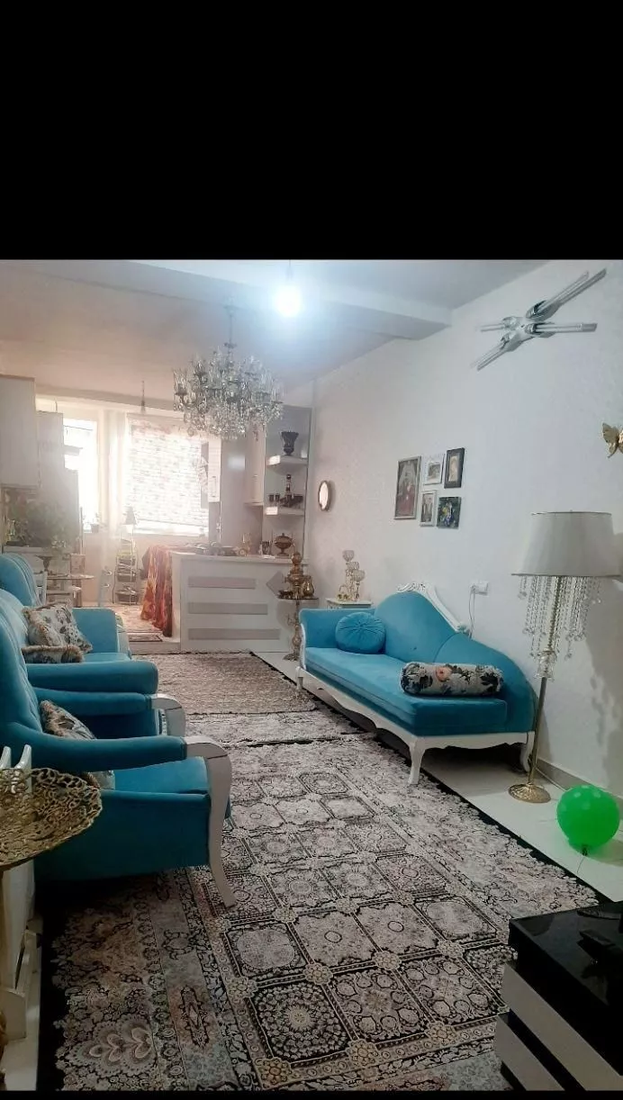 آپارتمان خیابان بهشتی ۶۰ متری تمیز و نقلی
