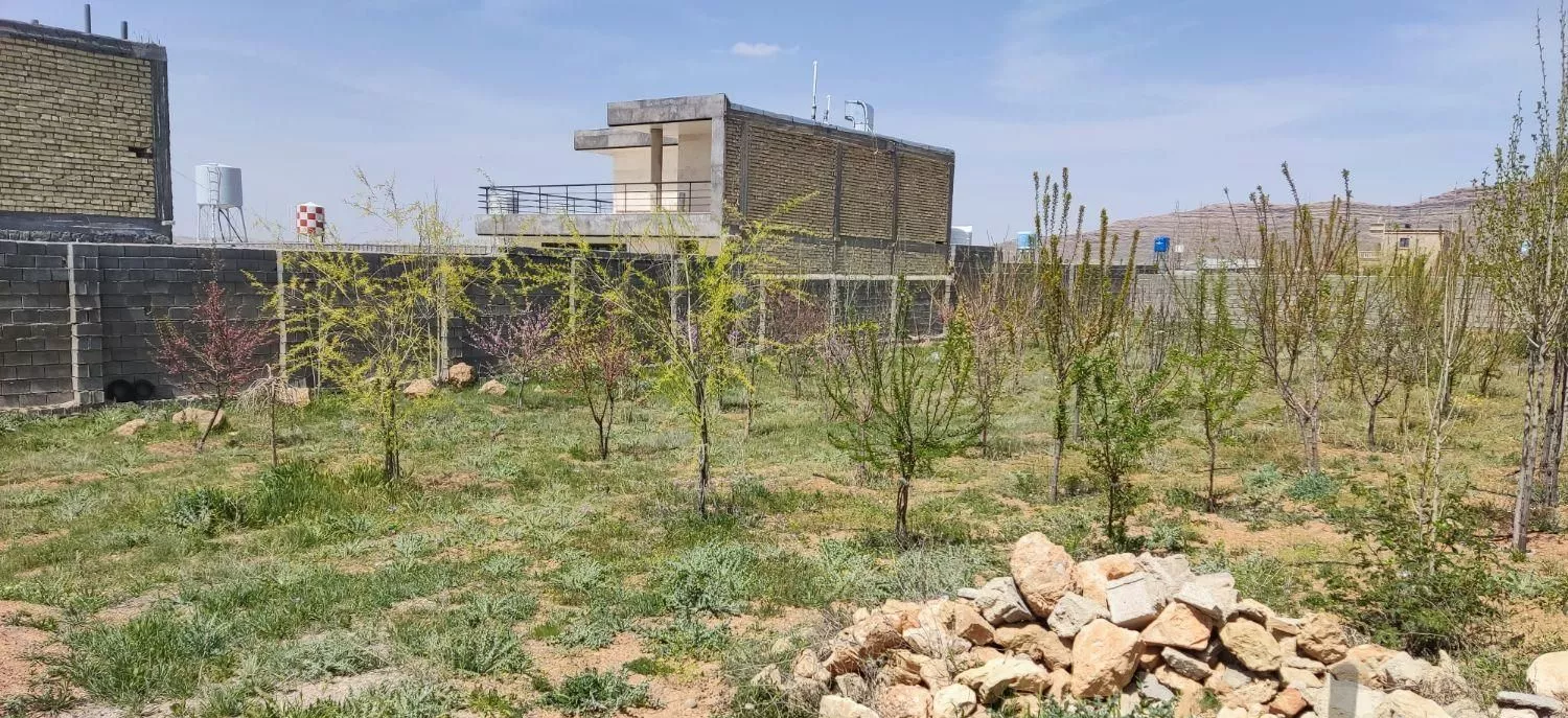 باغچه ۱۱۰۰ متری شیراز با درختان ثمری