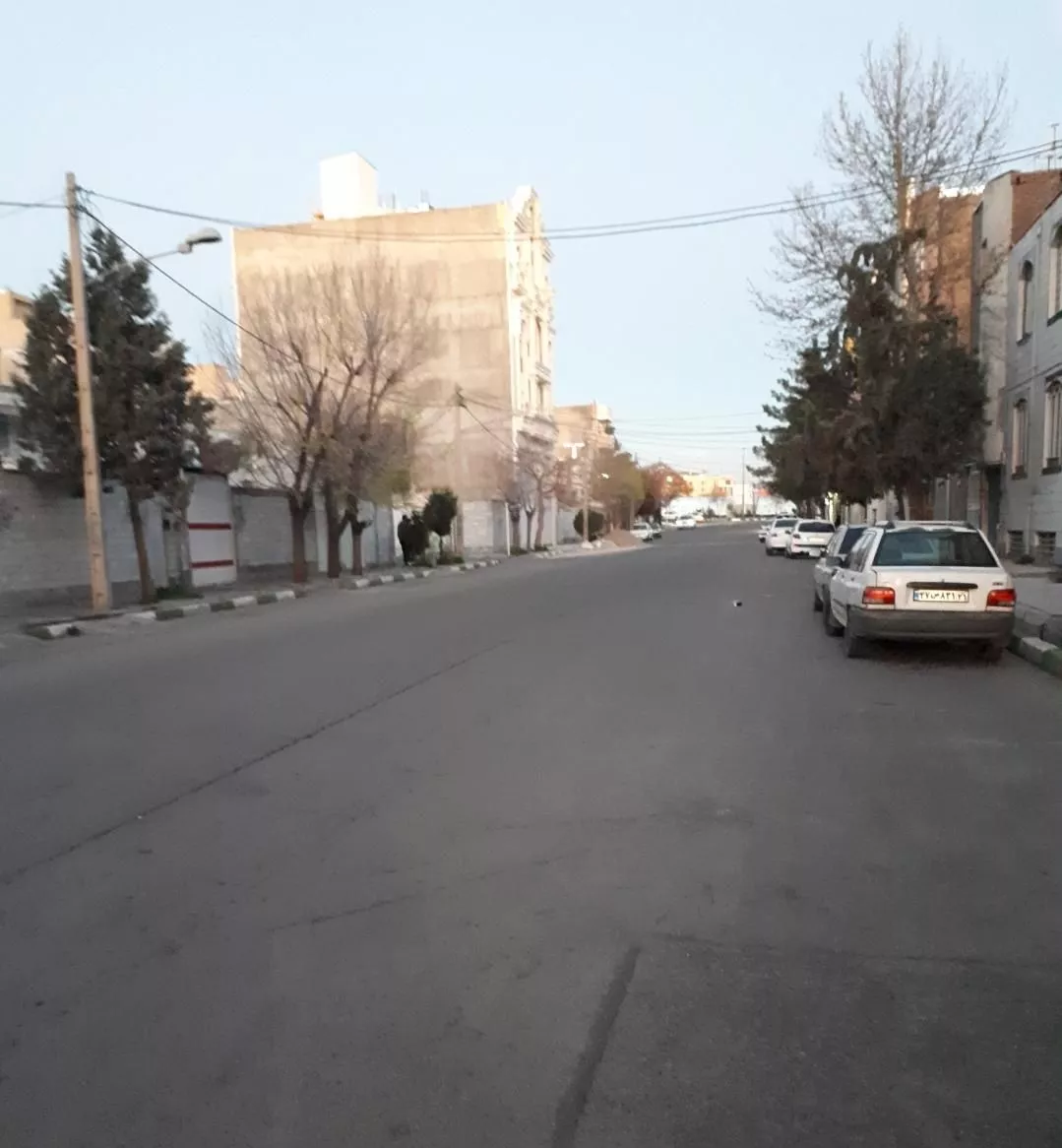 خانه ویلایی ۲۰۰ متری در خیابان آزادگان شهرک ولیعصر