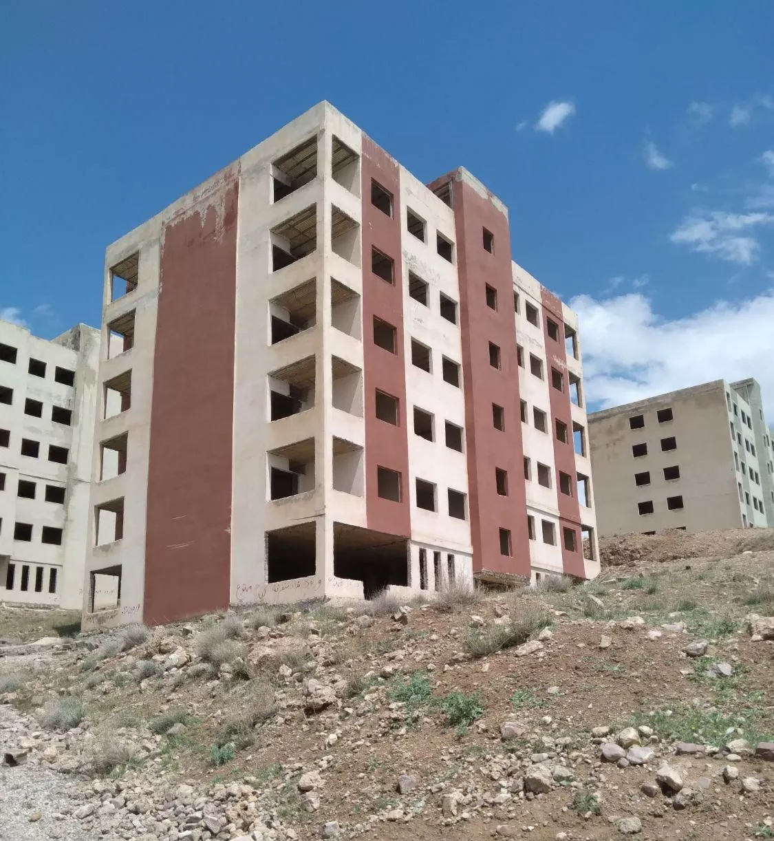 آپارتمان ۹۰ متری در حال ساخت در شهرجدید هشتگرذ