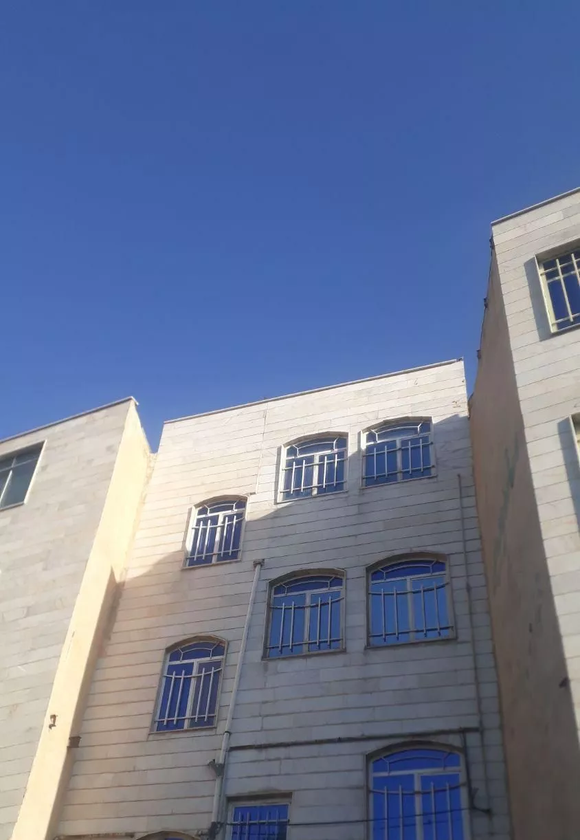 سه طبقه نیم با تجاری بلوار امام حسین