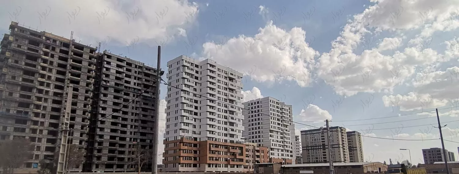 فروش آپارتمان در برج نیایش 3 واقع در زعفرانیه