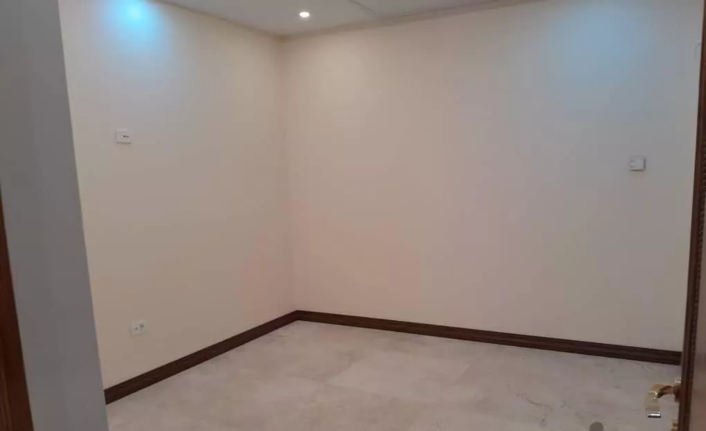 آپارتمان ۲۰۷ متری کلید نخورده خیابان ایران