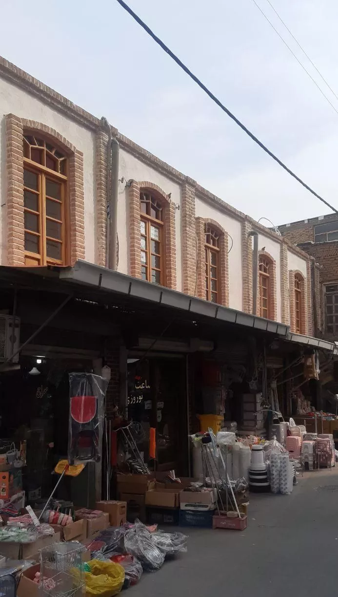 یکباب مغازه به متراژ ۱۴ متر واقع در بازار ،دبخانه