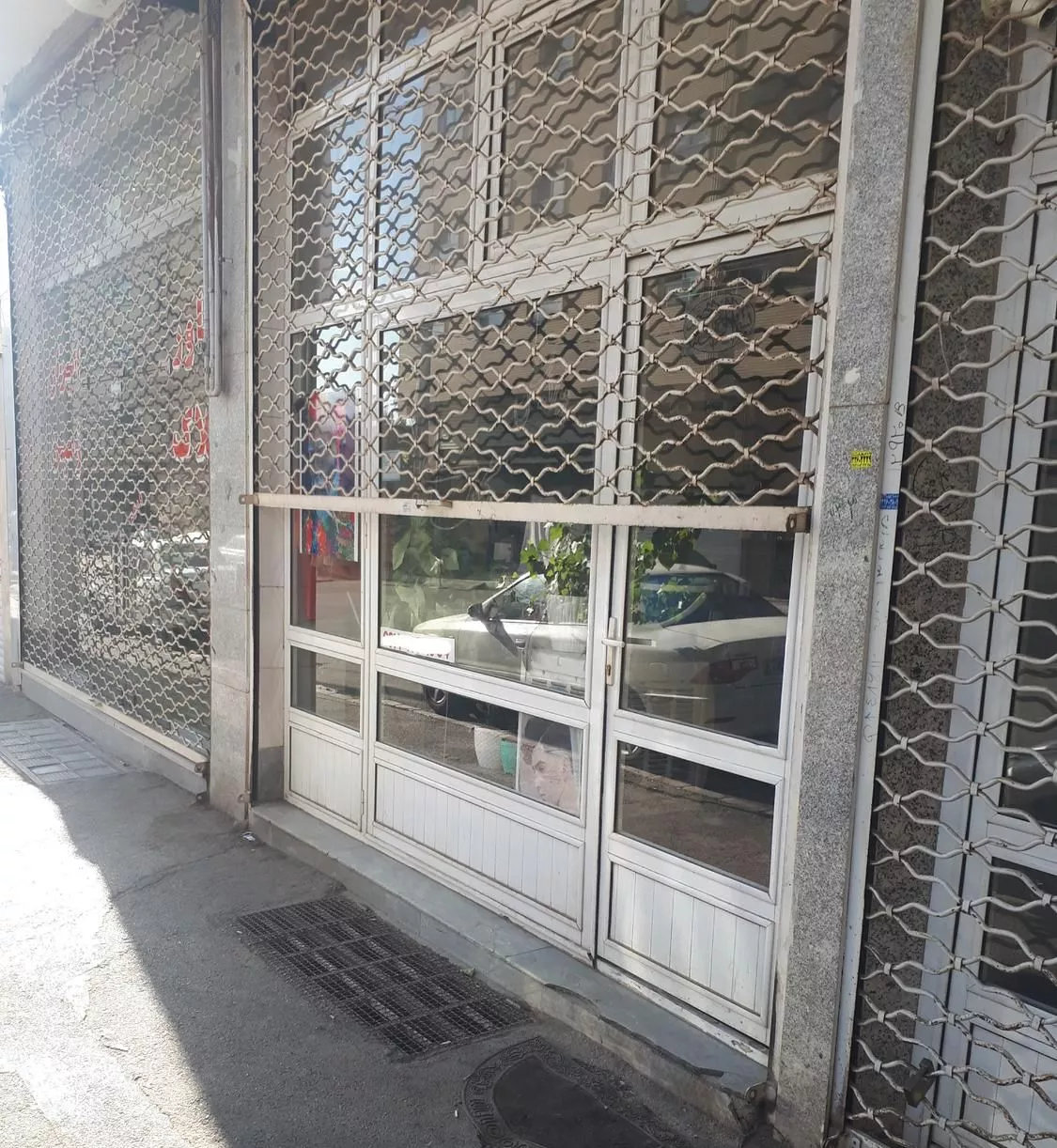 مغازه به متراژ ۱۸ متر در خیابان توکلی