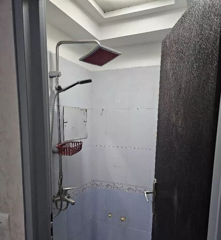 ۵۰ متر آسانسوردار غرق نور تخلیه