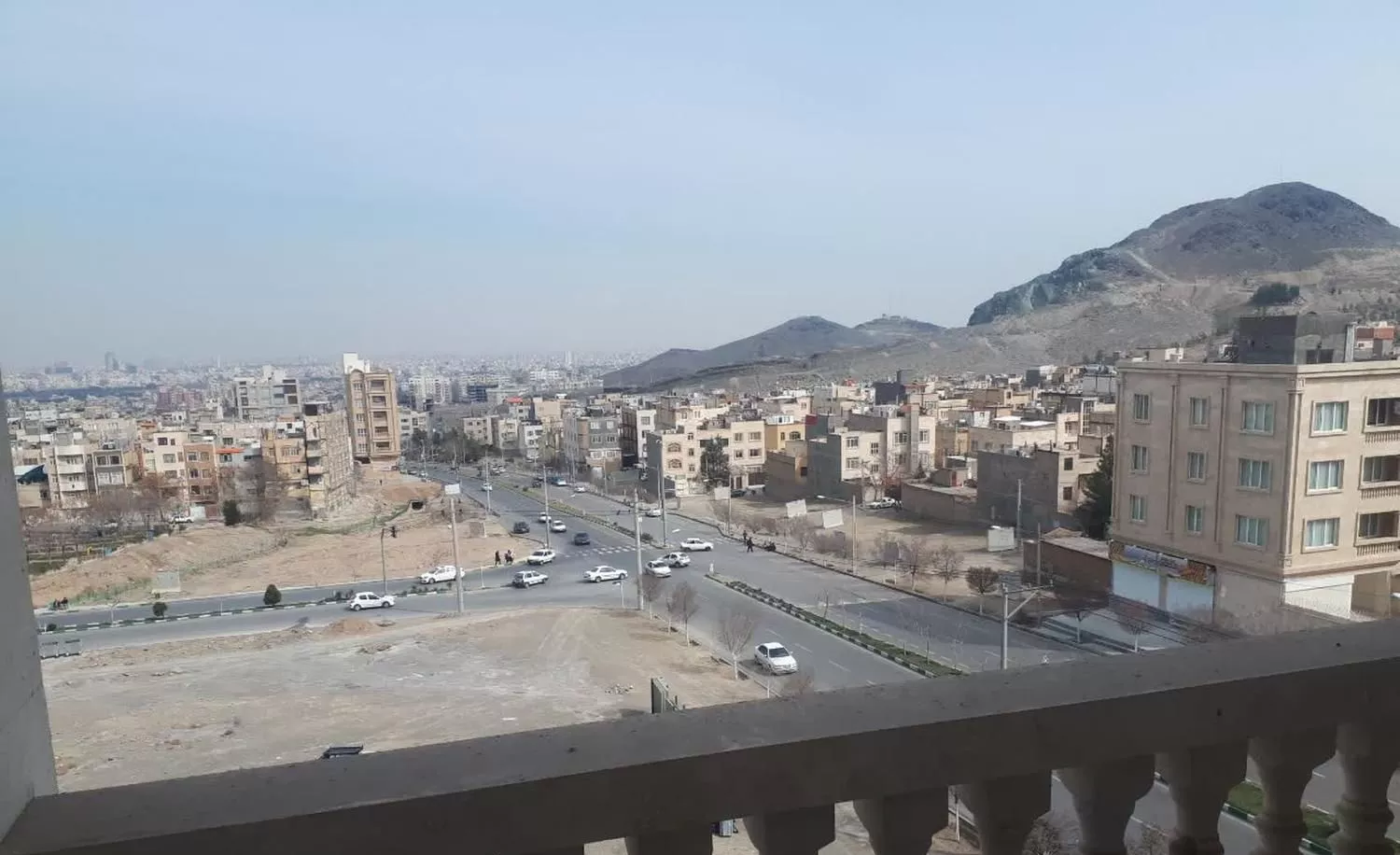 آپارتمان ۱۱۰ متری در برج لواسان مشهد