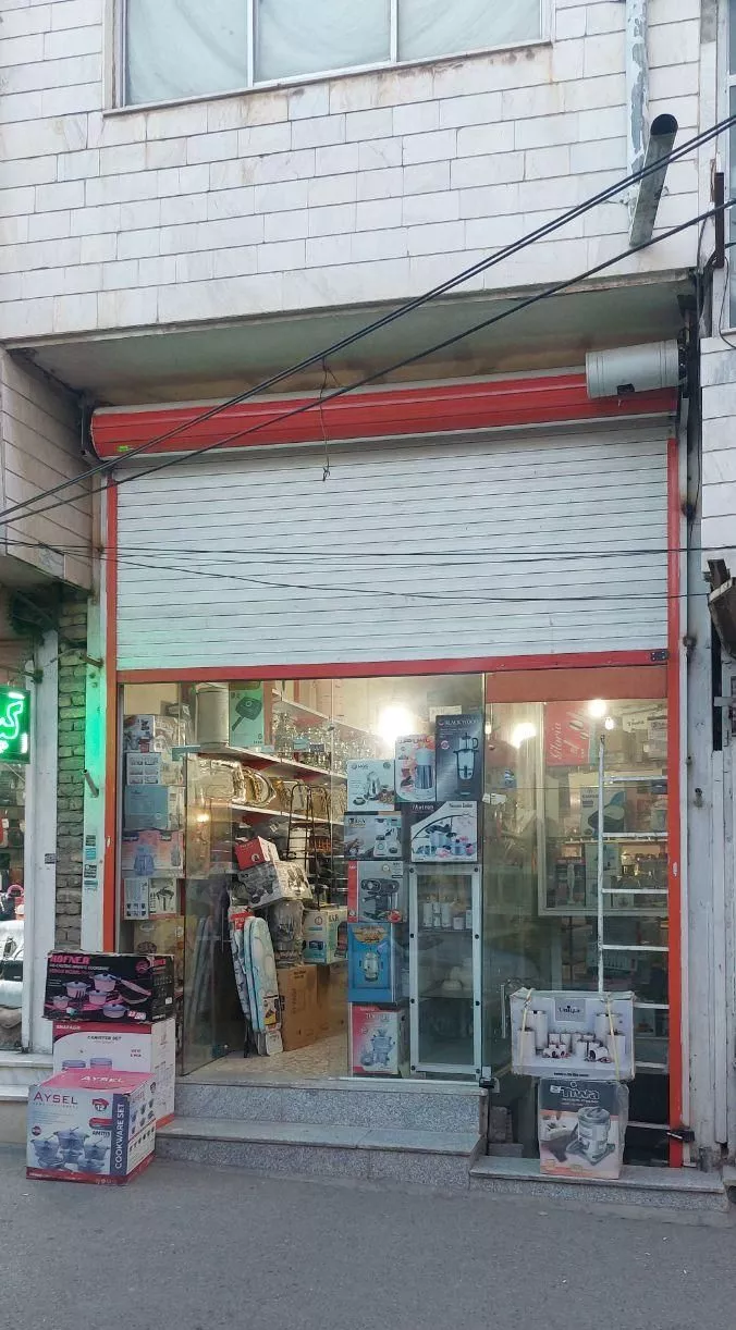 فروش مغازه تجاری ۳طبقه مرکز شهر میدان امام