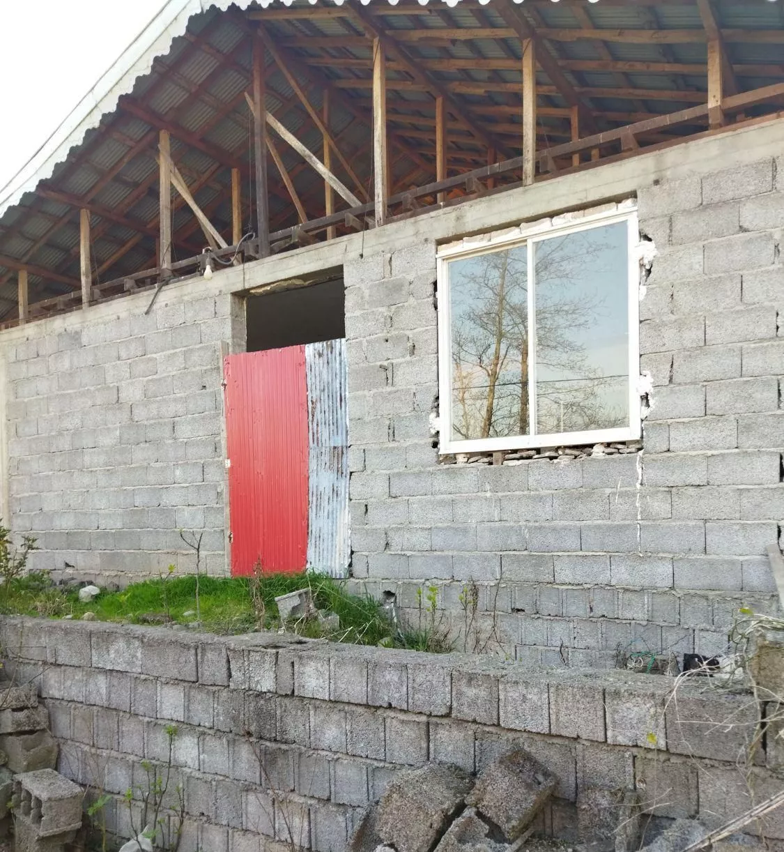 خانه نیم ساخت ۹۰متری در سراوان