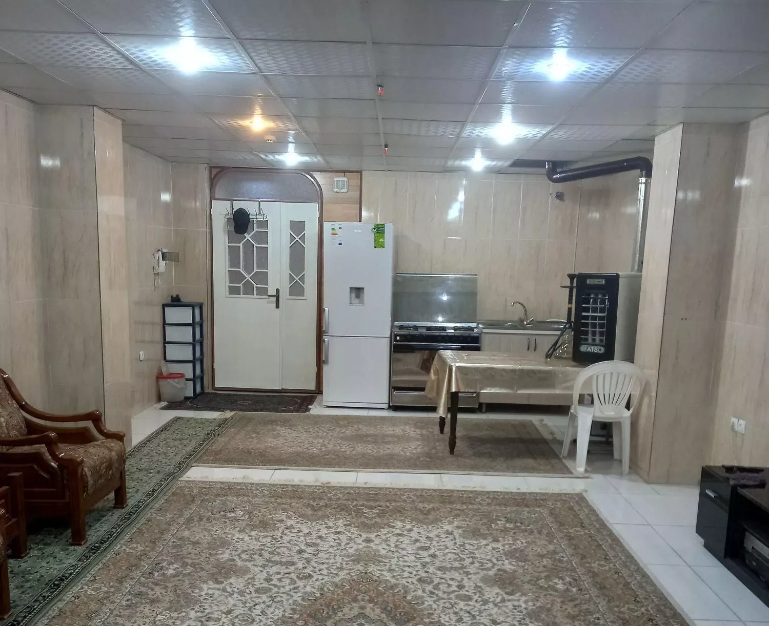 آپارتمان مسکونی ،دفتری ۱۰۰ متر زیر همکف خ کاشانی