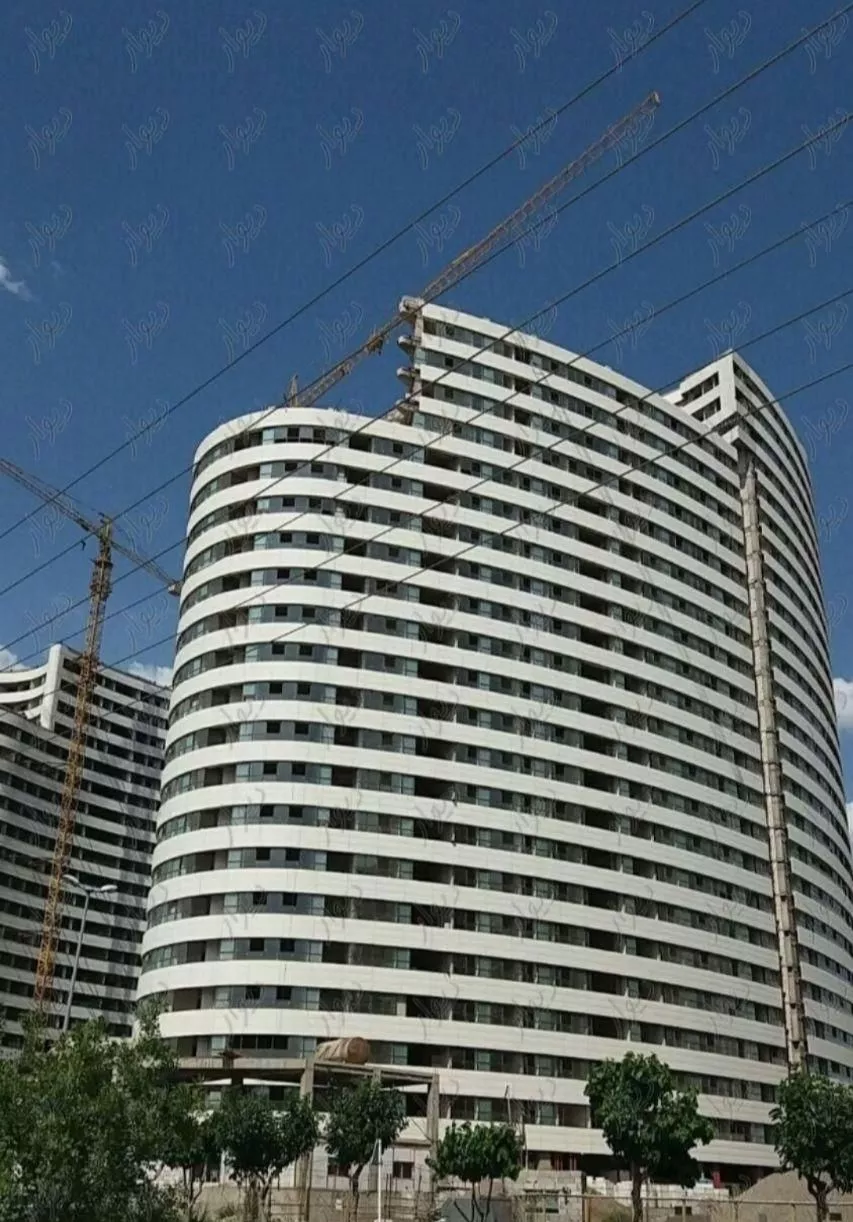 آپارتمان 105 متر برج فرهنگیان پونک