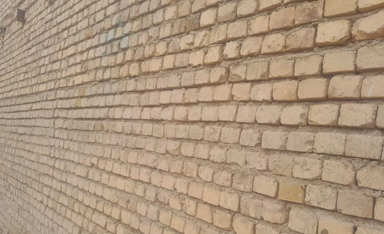 چهار دیواری اطراف دولت اباد حبیب اباد