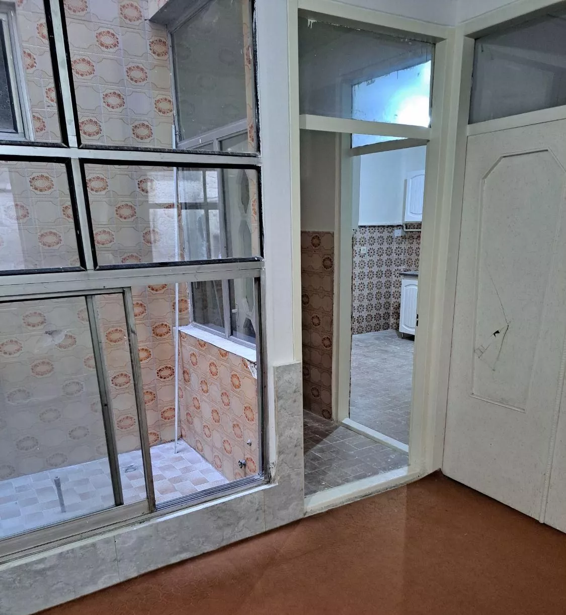 یک طبقه ۱۲۰متری تازه رنگ شده کوچه محمدیه کوچه حکیم