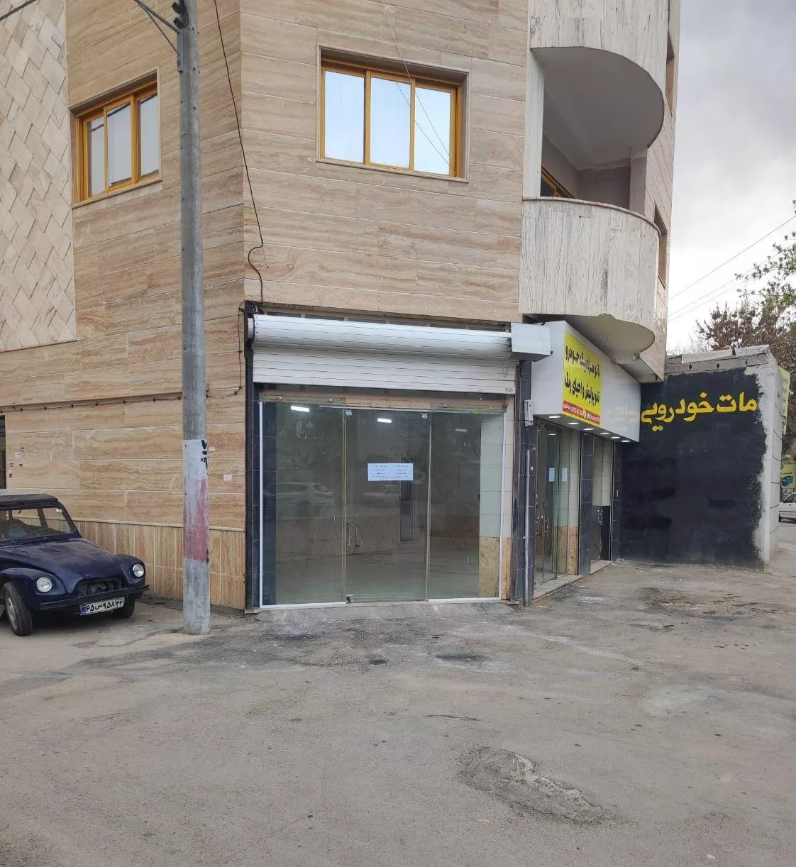 خیابان حسینی معصوم مغازه تجاری  ۱۰۰رهن ۱۰  اجاره