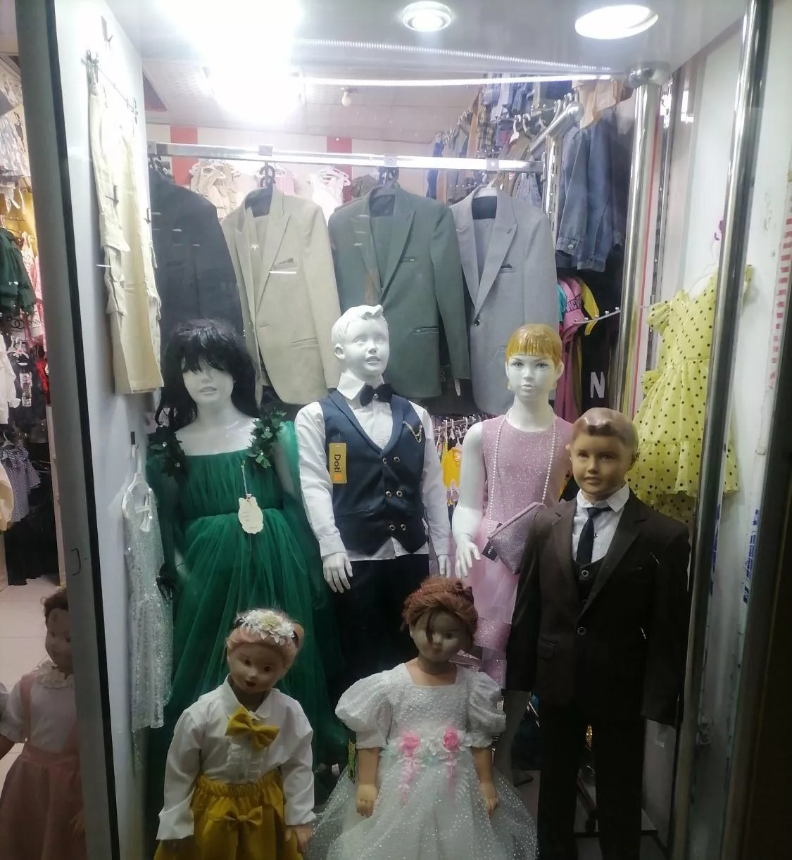 واگذاری مغازه لباس فروشی کودک به صورت