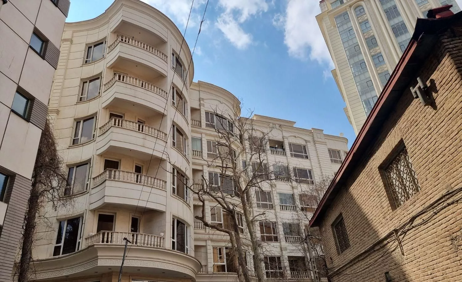مزایده آپارتمان ۱۶۸ متری در زعفرانیه