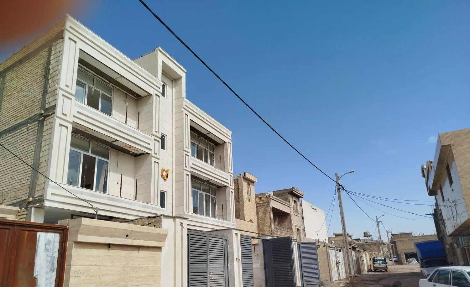 کرونی خیابان امام رضا آپارتمان3طبقه