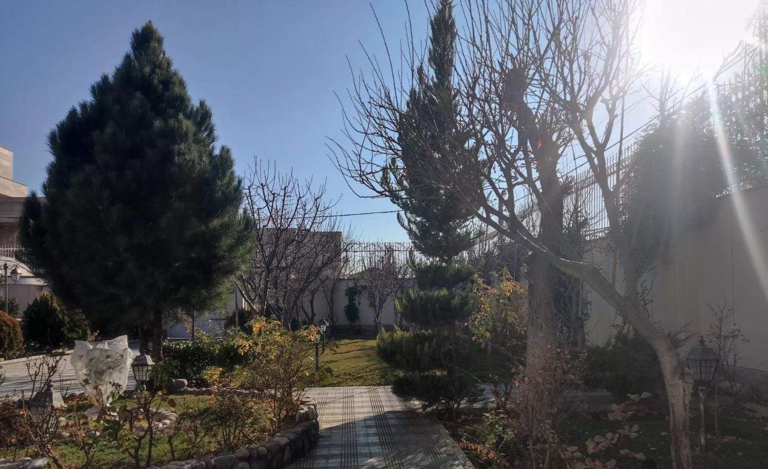 ویلا باغ ۱۲۰ متری بازسازی شده شهرک طاووسیه