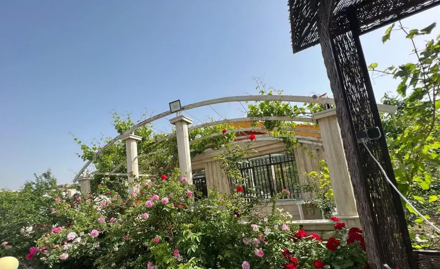 باغ ۱۶۵۰متری کاهوخیابان گلهامعاوضه