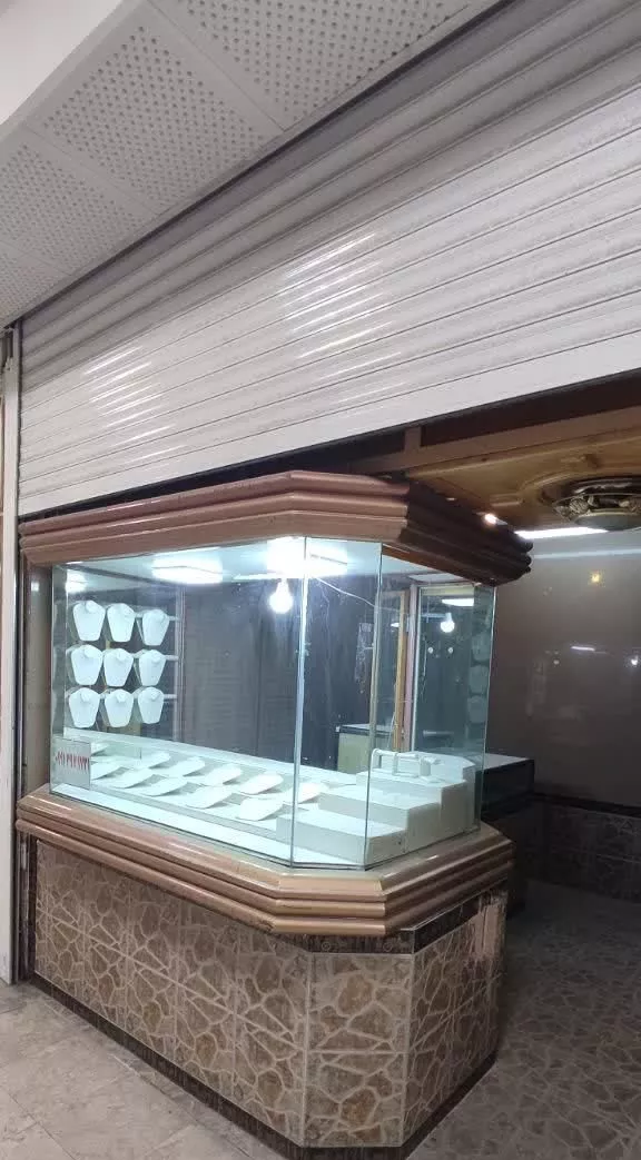 مغازه 13مترطلافروشی مصدق پاساژ حافظ طبقه همکف