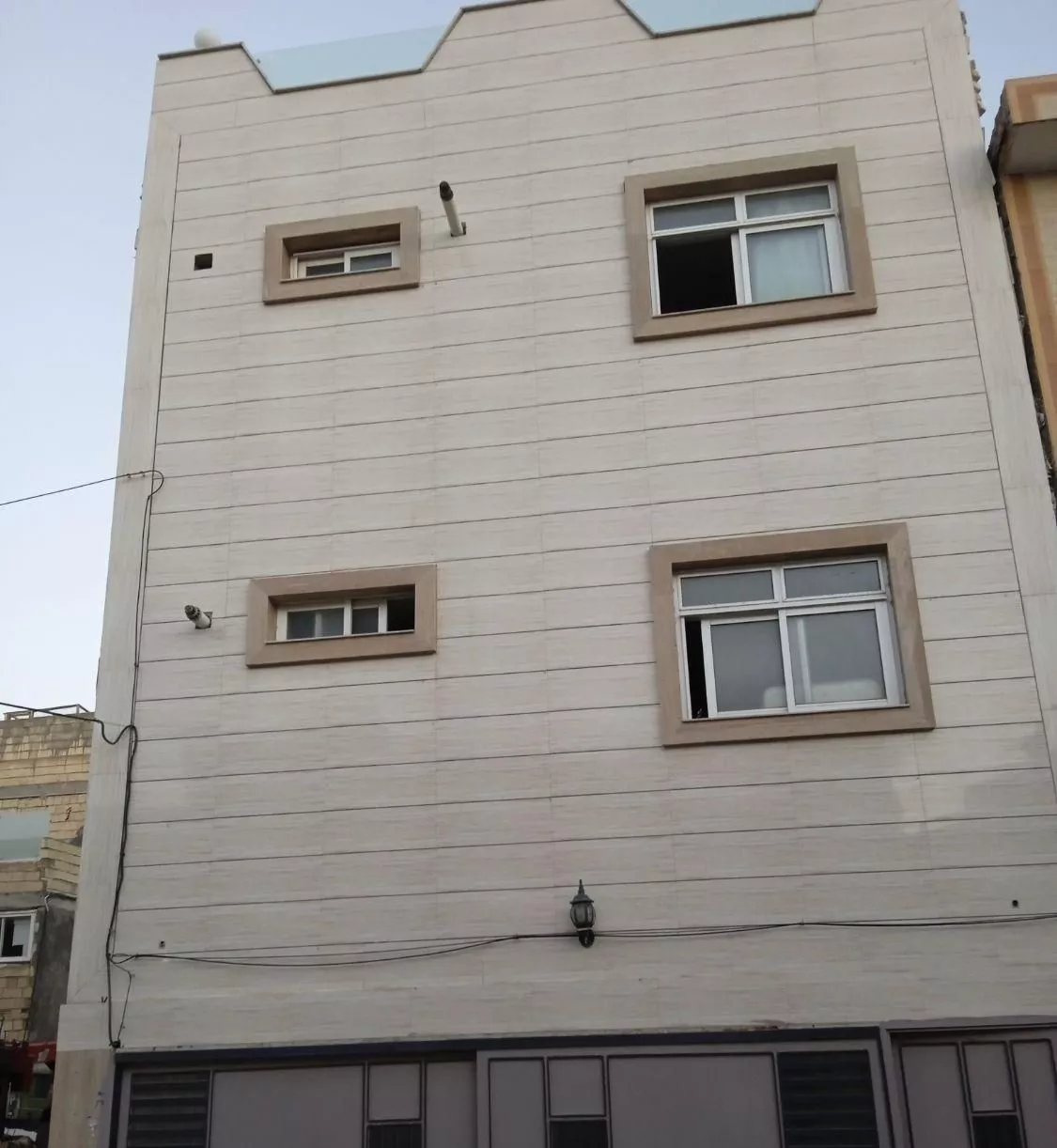 اپارتمان طبقه اول85متری دو خوابه خیابان امام خمینی